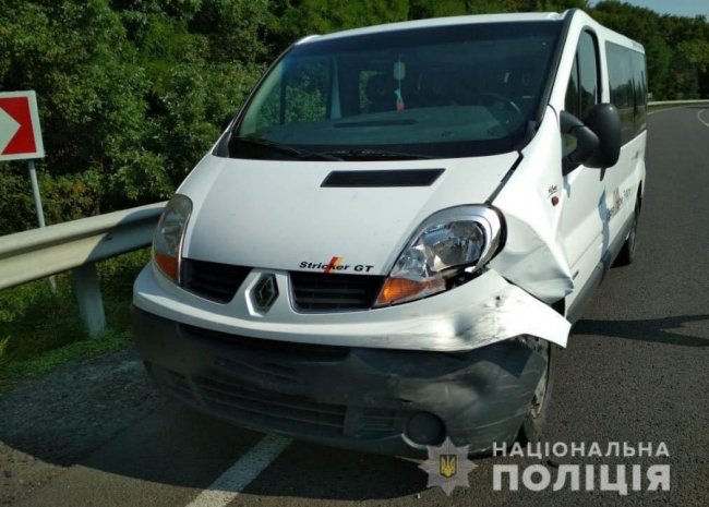 Під Луцьком зіткнулись два Renault. ФОТО