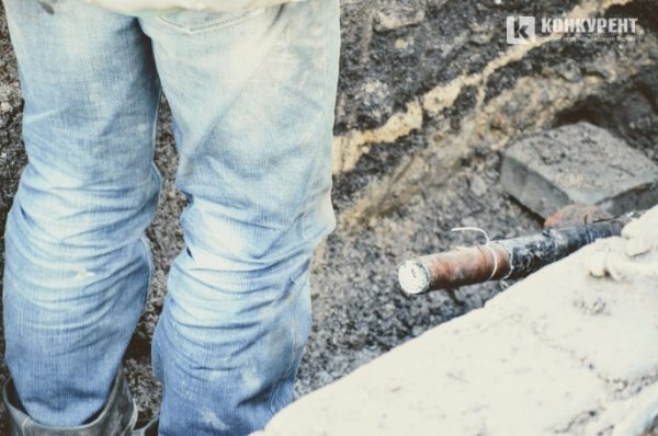 Пояснили, чому у центрі Луцька вирили ями