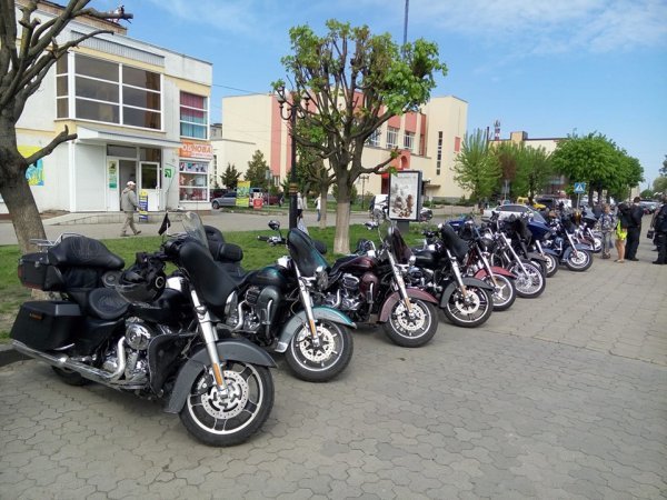На Волині побували десятки байкерів на Harley Davidson. ФОТО