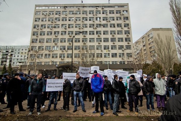 В Одесі ‒ стрілянина під судом, є поранені. ФОТО