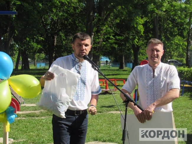 У волинському селі відкрили дитячий майданчик