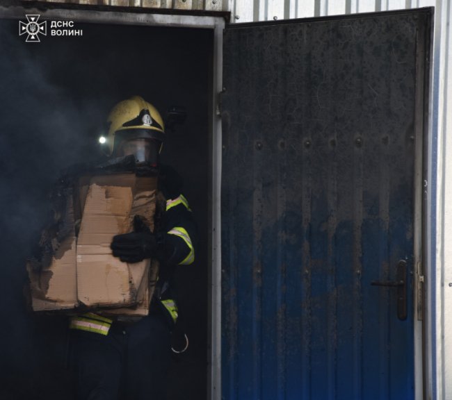 У Луцьку горів склад біля перинатального центру