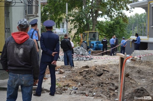 У центрі Луцька знайшли «бомбу». ФОТО