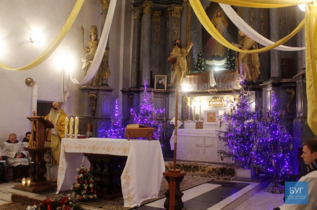 Як у Володимирі в храмі відзначали Різдво. ФОТО