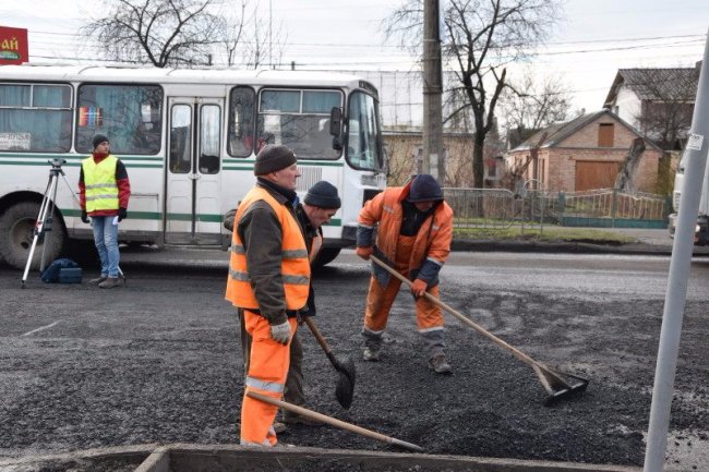 Комунальники розповіли, що ремонт Ковельської завершать навесні