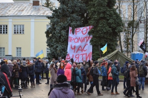Студентський мітинг у Луцьку. ФОТО. ВІДЕО