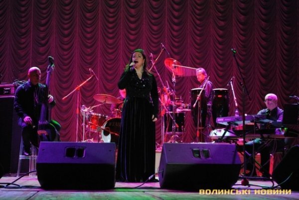 Екс-губернатор Клімчук пообіцяв ходити на всі концерти в драмтеатрі. ФОТО