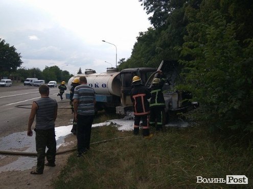 Поблизу Луцька загорівся молоковоз. ФОТО. ВІДЕО