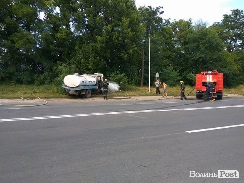 Поблизу Луцька загорівся молоковоз. ФОТО. ВІДЕО