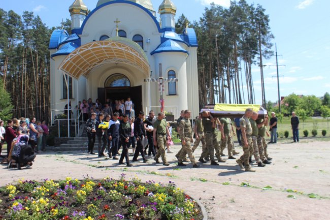 На Волині попрощалися із 19-річним Героєм Артемом Унгур’яном