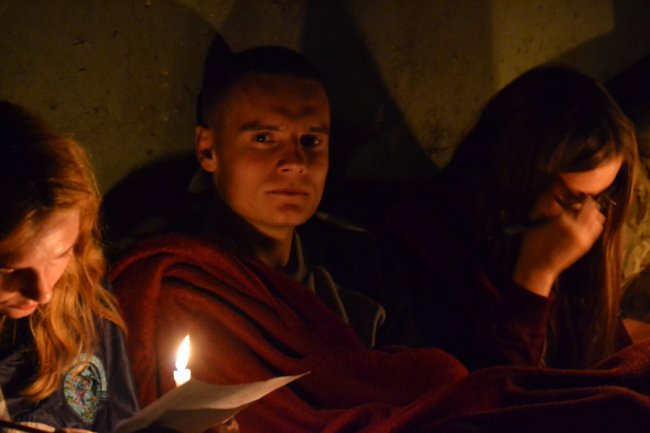 Окраєць хліба на двадцятьох: молодь провела ніч у стінах Луцької тюрми. ФОТО