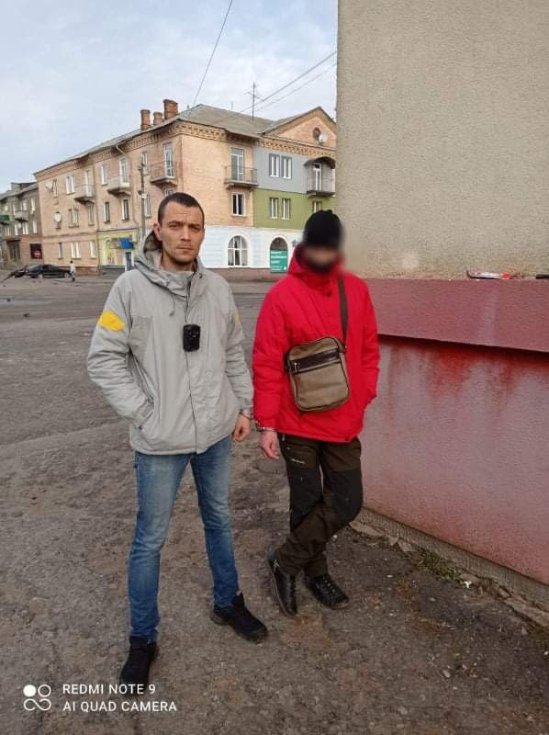 Купив через інтернет: на Волині у чоловіка знайшли наркотики