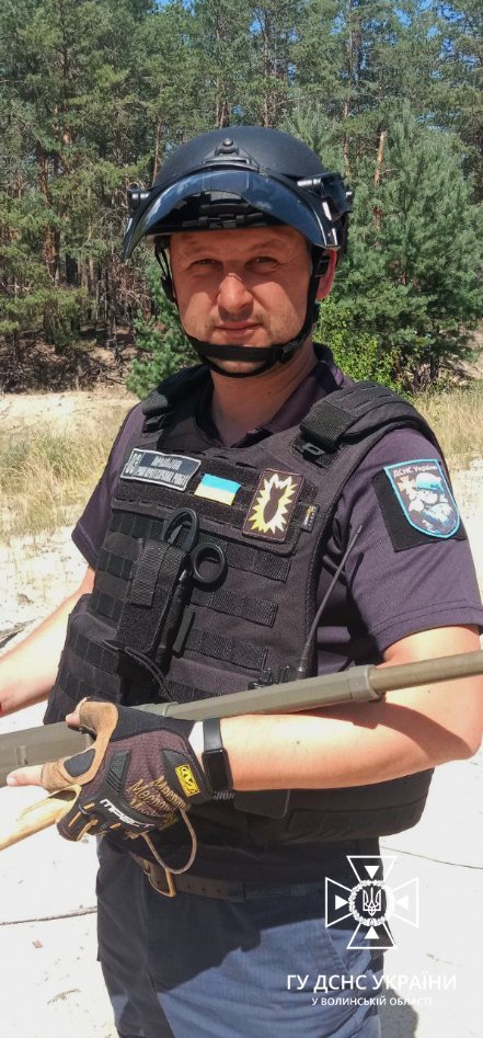 «Кожен знешкоджений боєприпас – це врятоване життя», – волинський піротехнік, який розміновує Донеччину