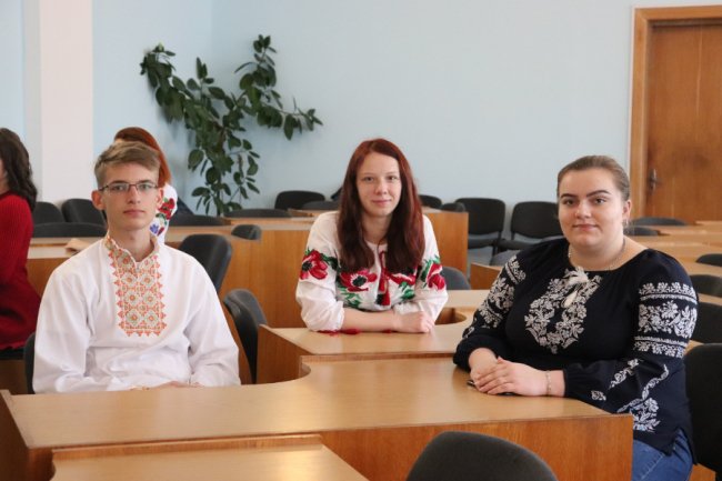 У Володимирі-Волинському студентів привітали з професійним святом