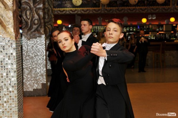 Фото різдвяного балу в Луцьку