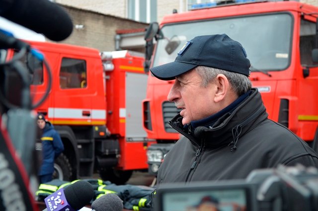 Волинські рятувальники отримали 4 нові пожежні автомобілі. ФОТО