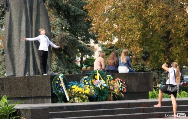 Шкільний сезон у Луцьку. ФОТО