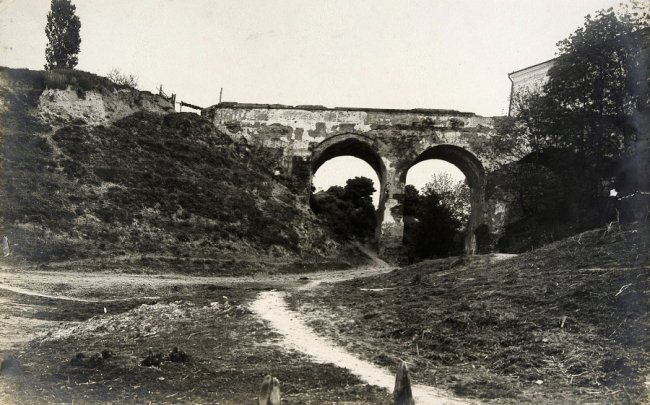В’їзд до Клеванського замку Чорторийських, пер. пол. ХХ ст.