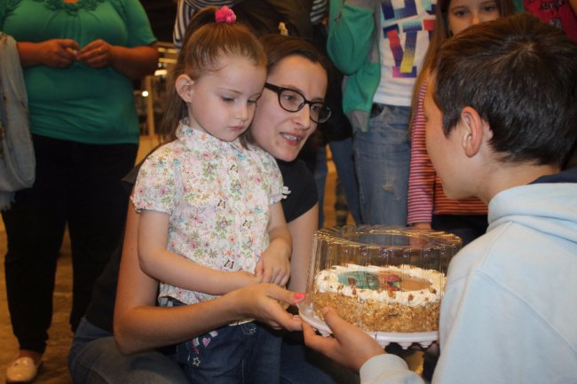 Подарунки, сюрпризи та розваги: в «ПортCity» вітали сина бійця 