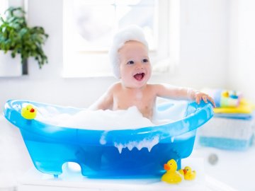 Як зробити купання веселими: дієві поради батькам*