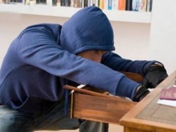 На Волині 31- річний чоловік пограбував односельця