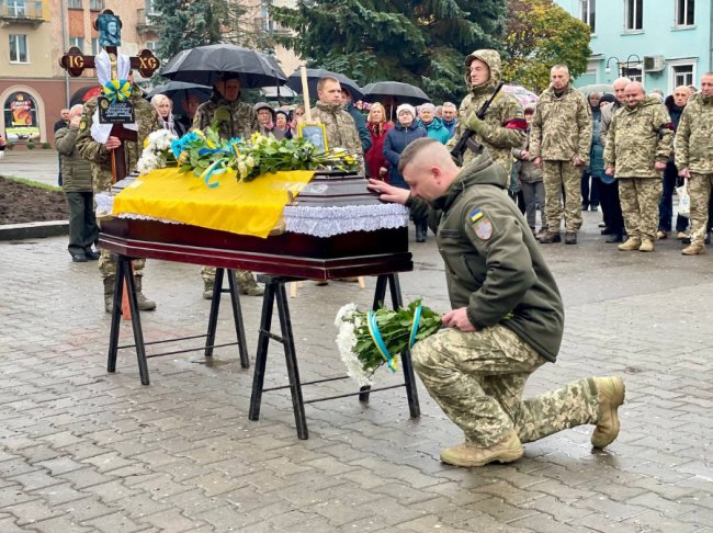 Волинь попрощалася з Героєм, танкістом Костянтином Мрочком, який майже два роки вважався зниклим безвісти