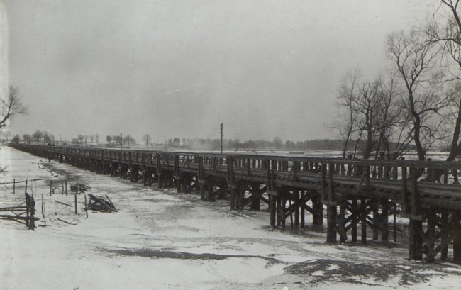 Як виглядав міст в Чебенях 100 років тому. РЕТРОФОТО