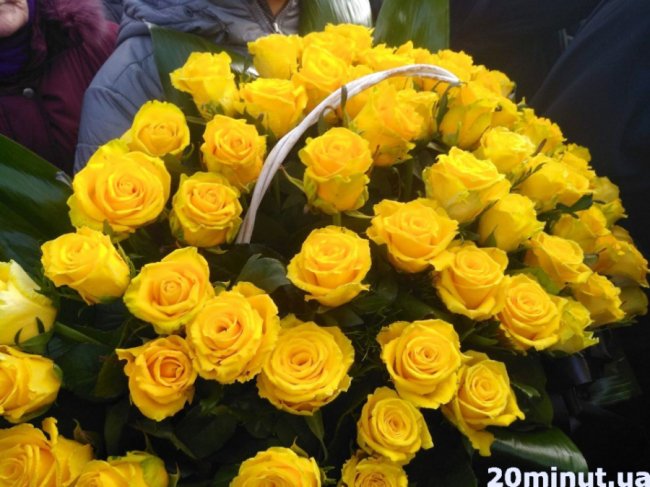 Тисячі людей у Тернополі прийшли попрощатися з братом митрополита Михаїла. ФОТО