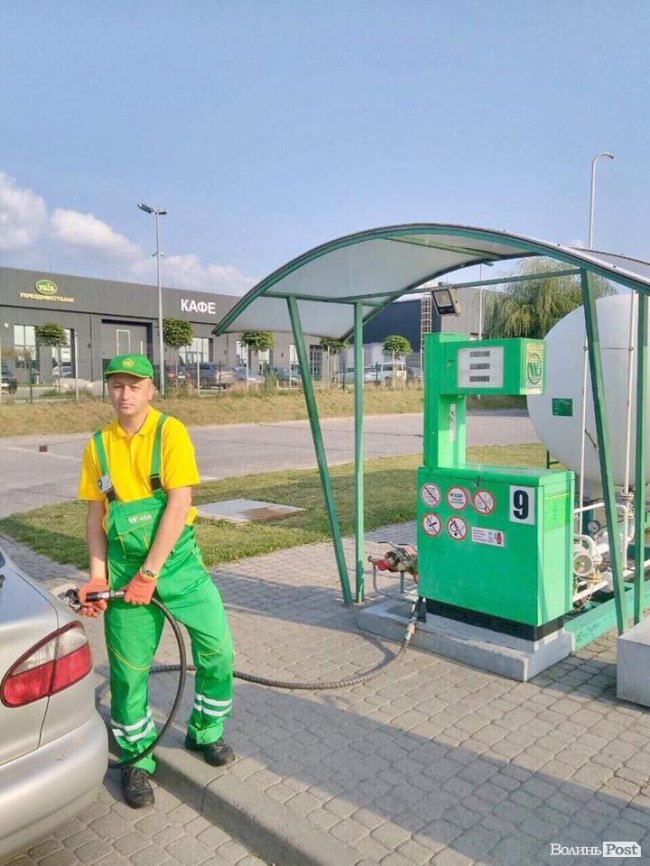 Начальник контрольно-ревізійного відділу Ігор Дунас на АЗК у Струмівці