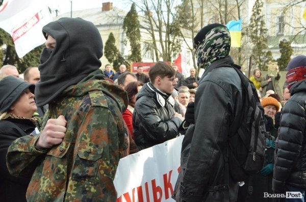 Майдан у Луцьку: Віче і хода на ДПЗ. ФОТО