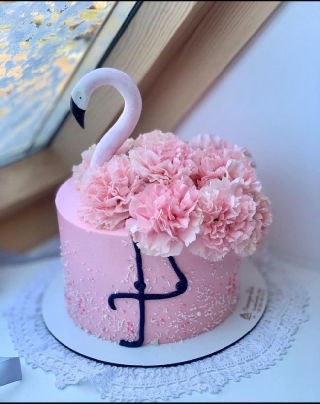 Волинянка випікає солодкі шедеври за допомогою різноманітних технік. ФОТО