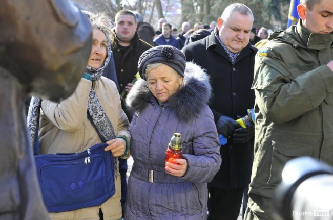 Сотні лучан вшанували пам’ять Героїв Небесної Сотні