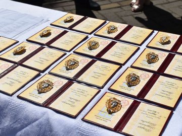 17 багатодітних матерів з Волині отримали почесні нагороди. ФОТО