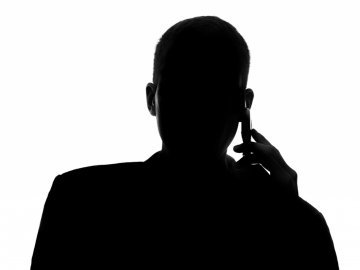 Шахрай хотів «розвести» волинянку, видаючи себе за працівника банку