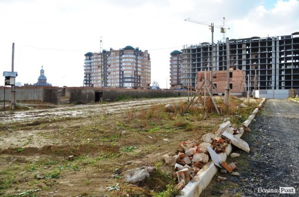 Як будують нову школу в Луцьку. ФОТО