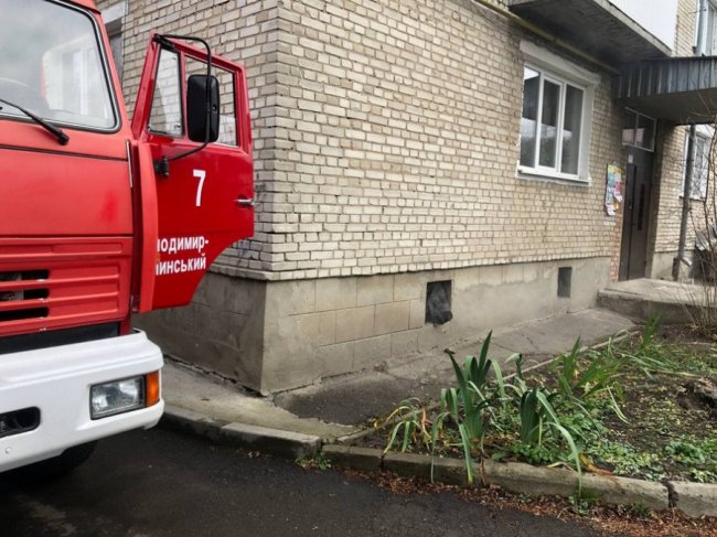 На Волині горів підвал будинку: евакуювали чоловіка