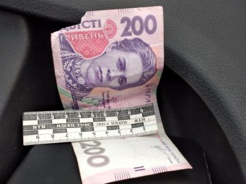 Волинянин заплатить кількатисячний штраф за спробу відкупити товариша від патрульних