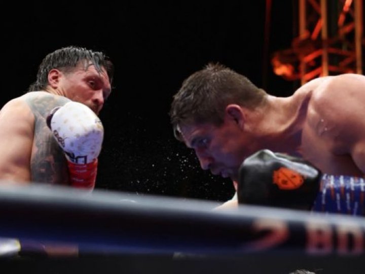 Усик ефектно переміг Верховена: як бився український чемпіон