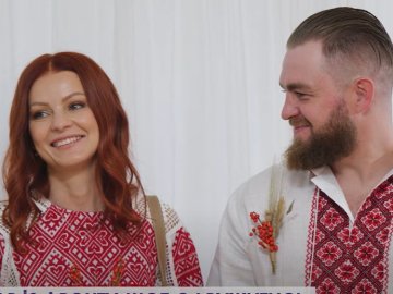 Без великих тортів, Дзідзя, а гроші – на ЗСУ: воїн з Луцька побрався з коханою. ВІДЕО 