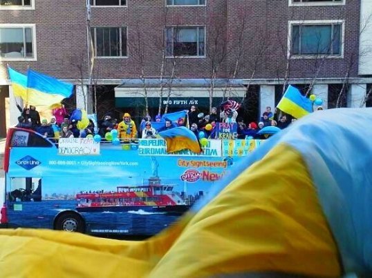 Нью-Йорком їздив «МайданоБус». ФОТО