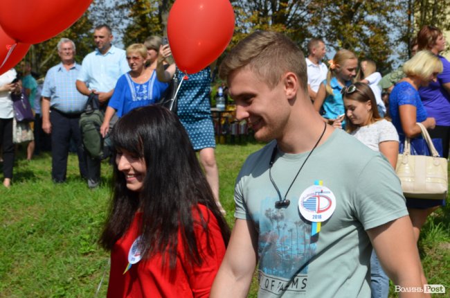 Танець від ректора і завдання від губернатора: як у луцькому «політесі» першачків зустрічали. ФОТО
