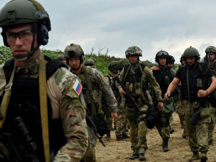 Китай таємно готував російських військових, які поїхали воювати проти України, - Reuters