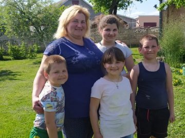 Історія  подружжя з Волині, яке виховує п'ятьох дітей. ВІДЕО