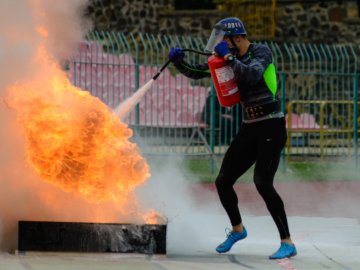 До Луцька на змагання з'їхались пожежники з 7 країн. ФОТО