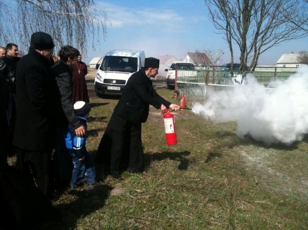 На Волині священиків вчили гасити пожежі