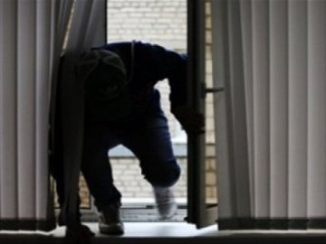 Молодий волинянин викрав із будинку пенсіонера гроші 