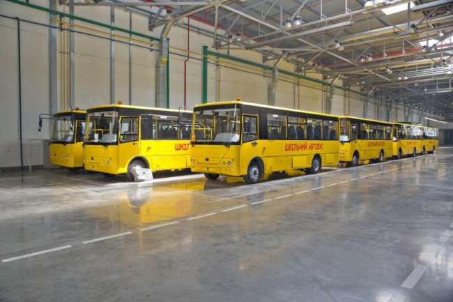Житомирські школярі їздитимуть на новеньких автобусах з Луцька. ФОТО