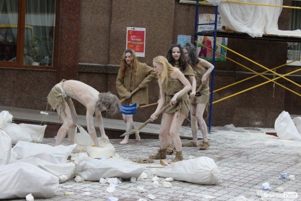 Експериментальний білоруський театр епатував луцьку публіку. ФОТО. ВІДЕО