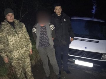 На Волині молодий чоловік викрав мікроавтобус, щоб покатати дівчат. ФОТО