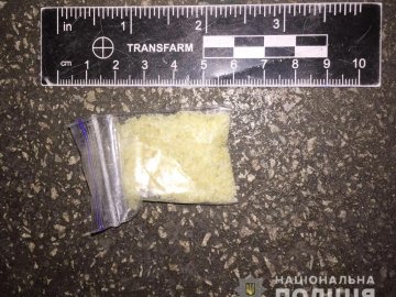 Волинські поліцейські виявили наркоділка, який сам звернувся до них